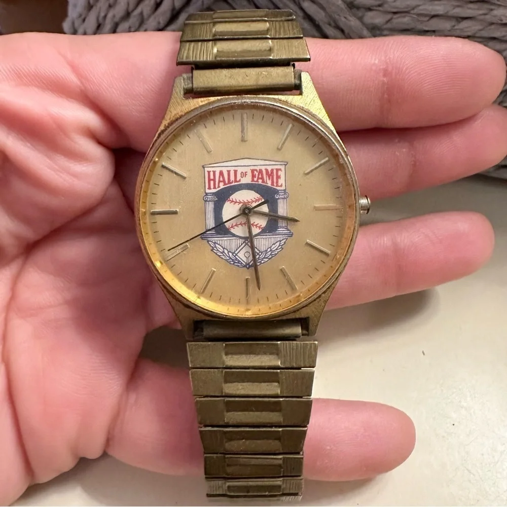 Vintage Unbranded Baseball Hall of Fame HOF Gold tone Men’s Watch museum